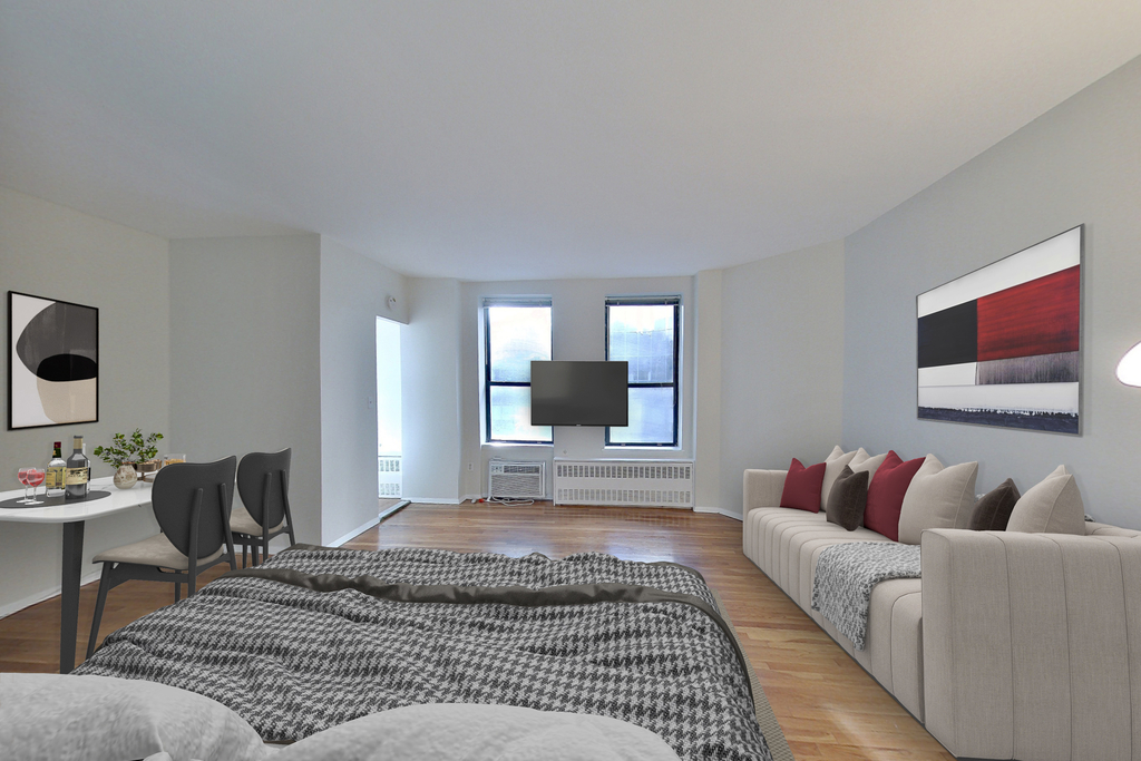 114 East 40th Street - Photo 1