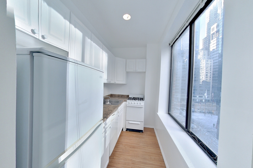 114 East 40th Street - Photo 4