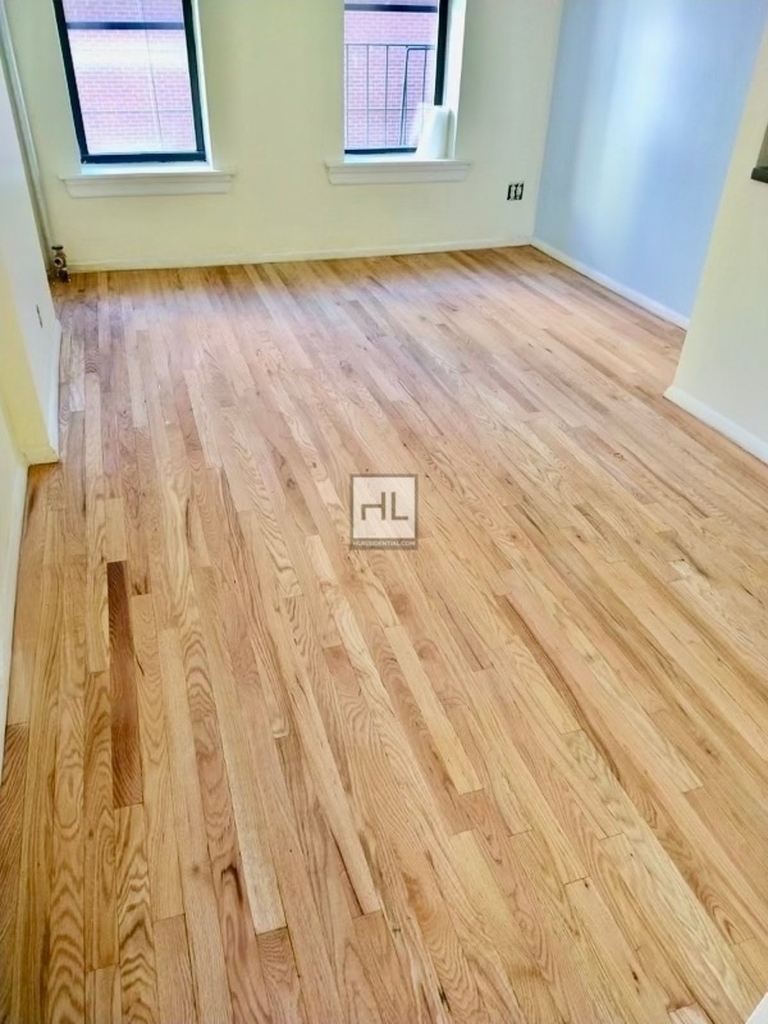 1672 Park Avenue - Photo 1