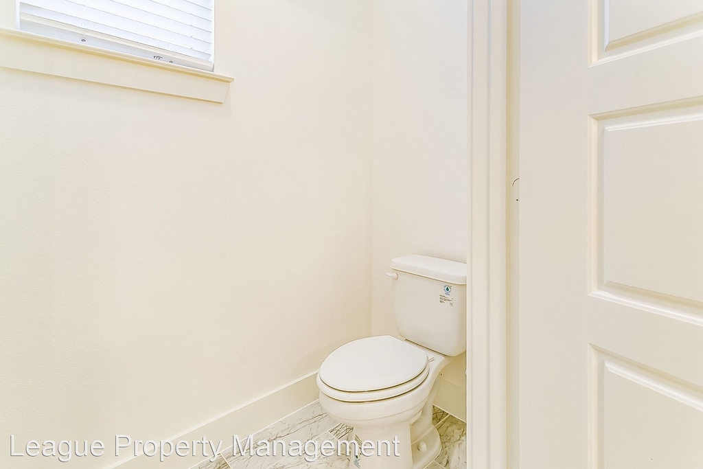 2809 Stanley Ave - Photo 6