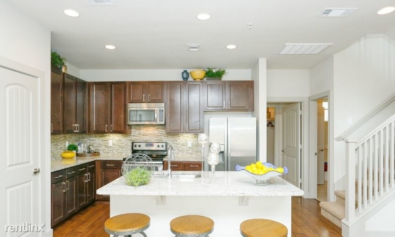 10902 Katy Fwy Houston, Tx 77043 - Photo 2