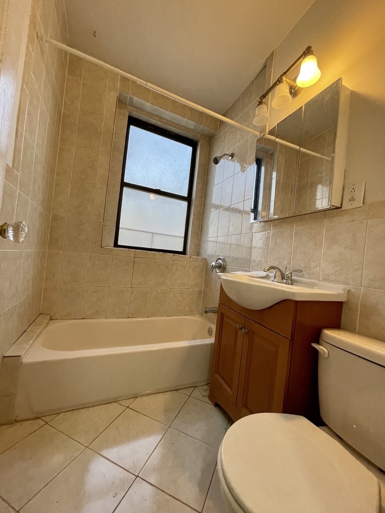 485 Central Park West - Photo 3