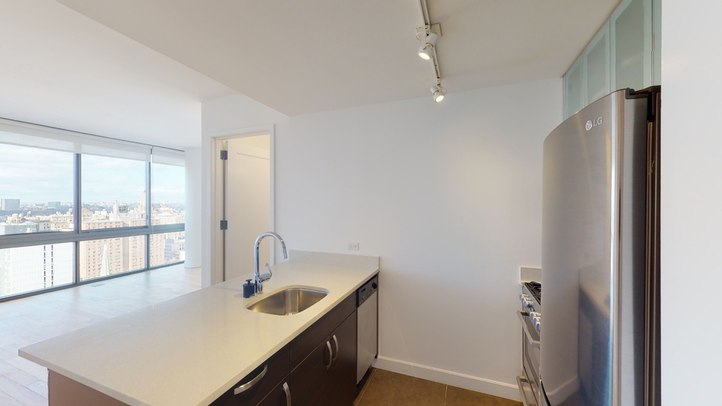 808 Columbus Avenue - Photo 5