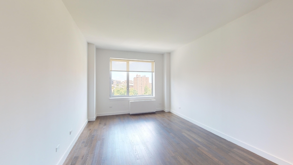 801 Amsterdam Avenue - Photo 2