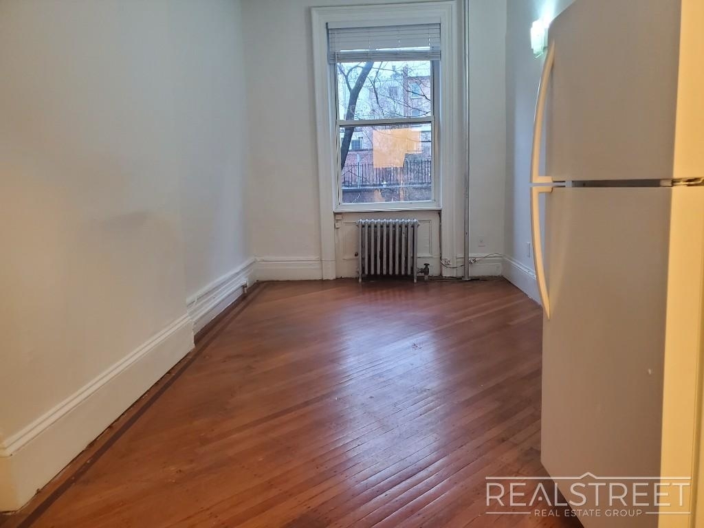 109 Joralemon Street - Photo 4