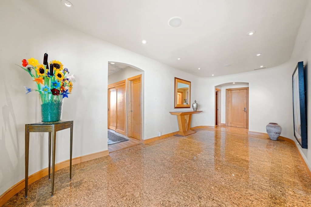 1550 North Lake Shore Drive - Photo 8