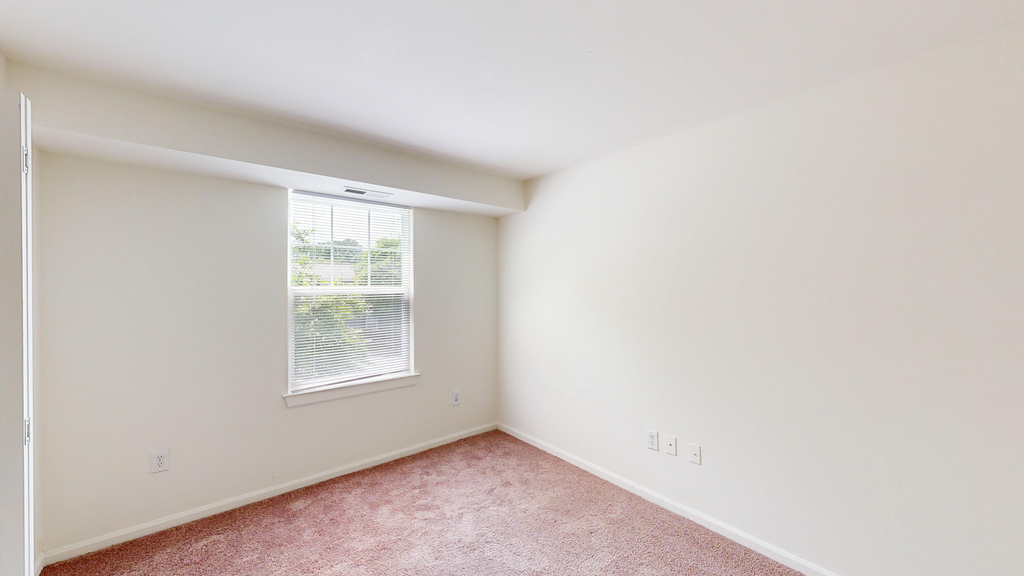 8800 Queensmere Place - Photo 4