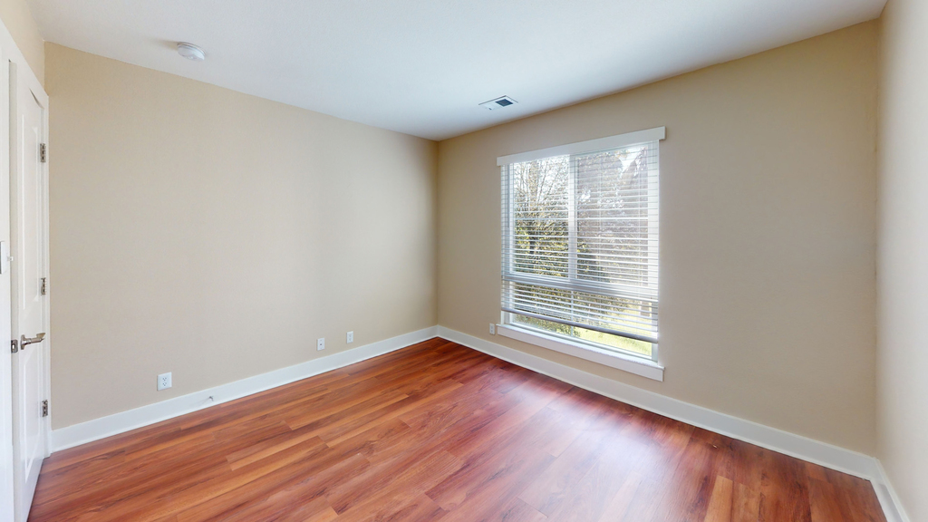 1001 Cresta Way - Photo 3