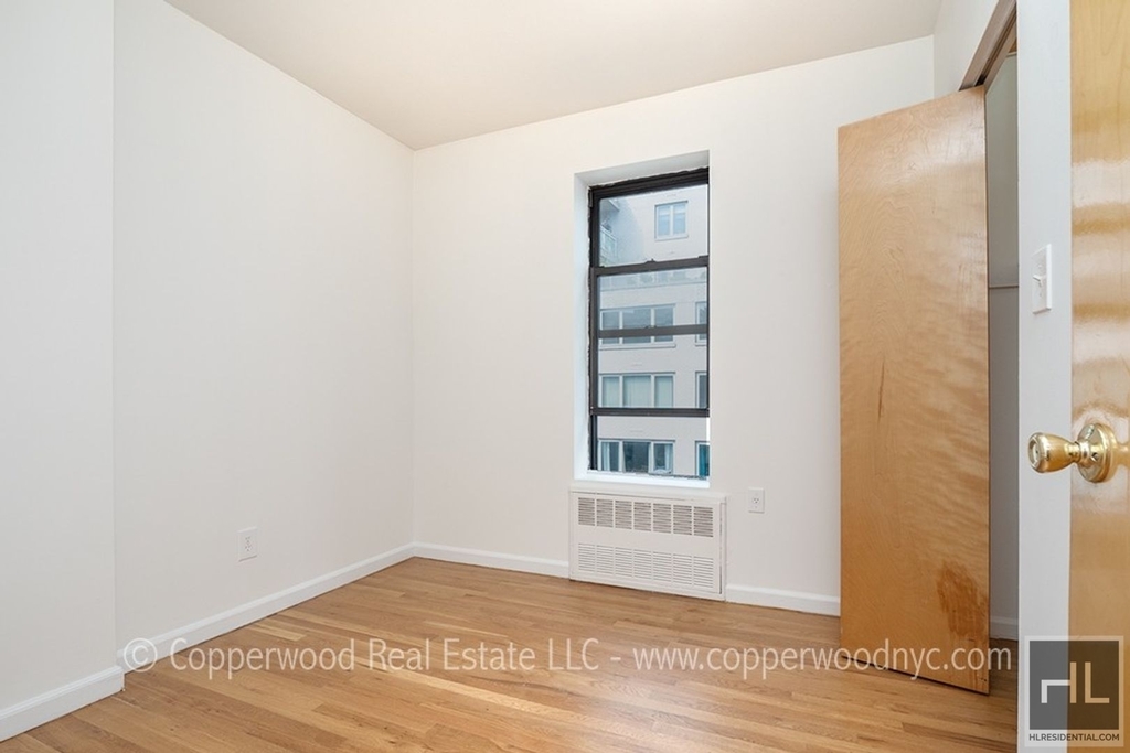 East 81 Street - Photo 6