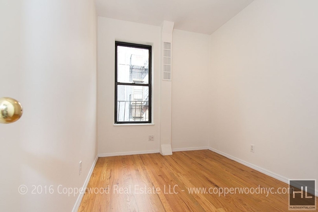 East 84 Street - Photo 7