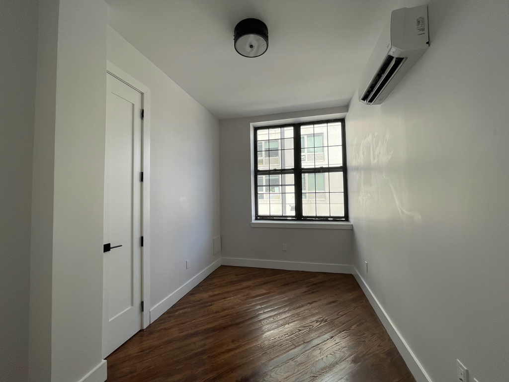 35 Claver Pl, Brooklyn, NY 11238 - Photo 5