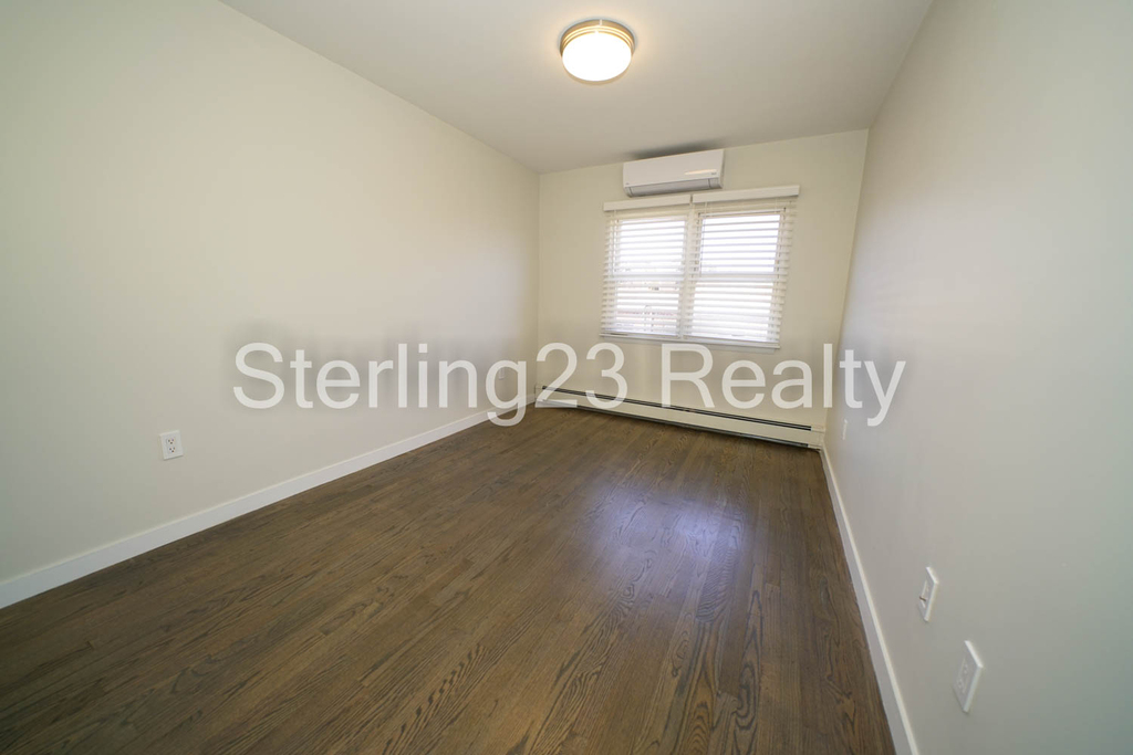 31-16 31st Street - Photo 5