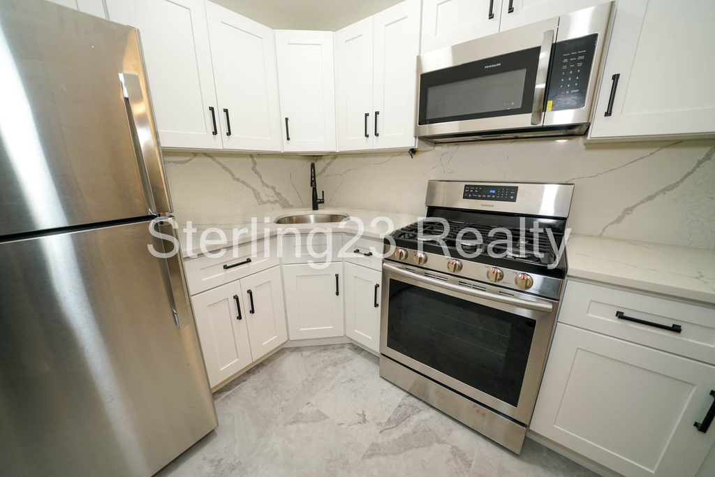 31-16 31st Street - Photo 1