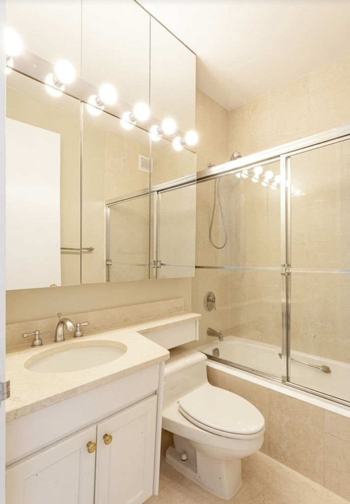 210 East 65th Street - Photo 7