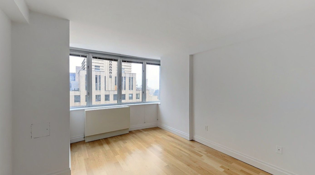 150 East 44th Street - Photo 5