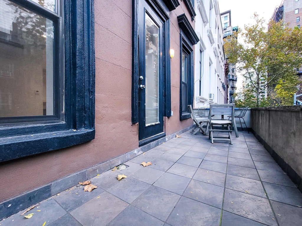 132 East 61st Street - Photo 12