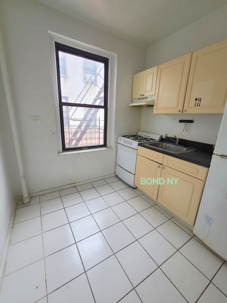 4960 Broadway - Photo 3