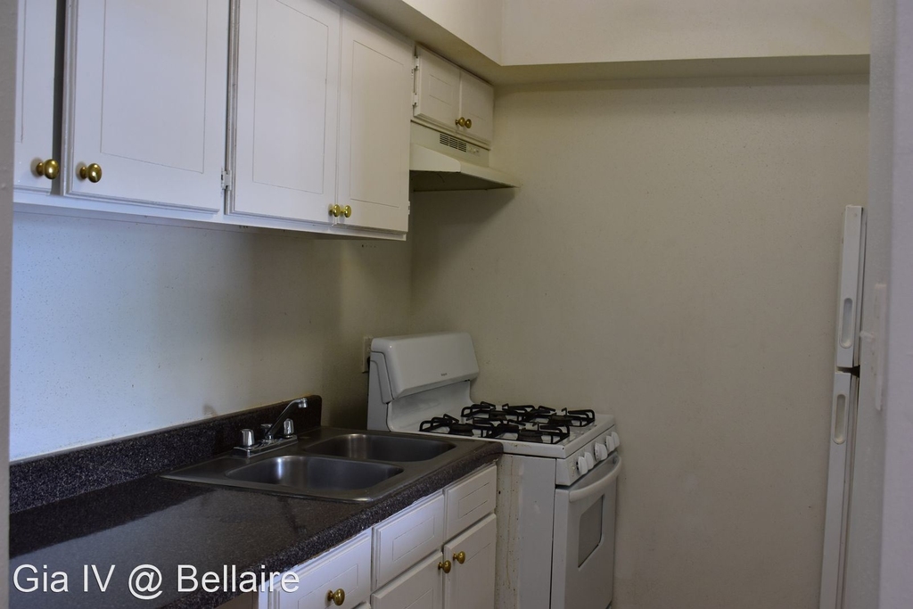 6120 Bellaire Blvd. - Photo 6