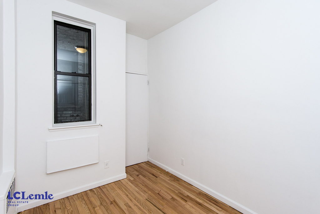 206 East 25th Street - Photo 5