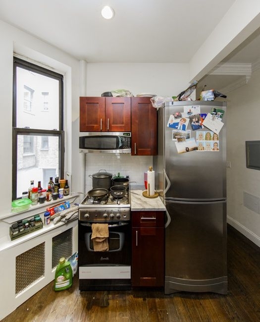 332 East 71st Street - Photo 2