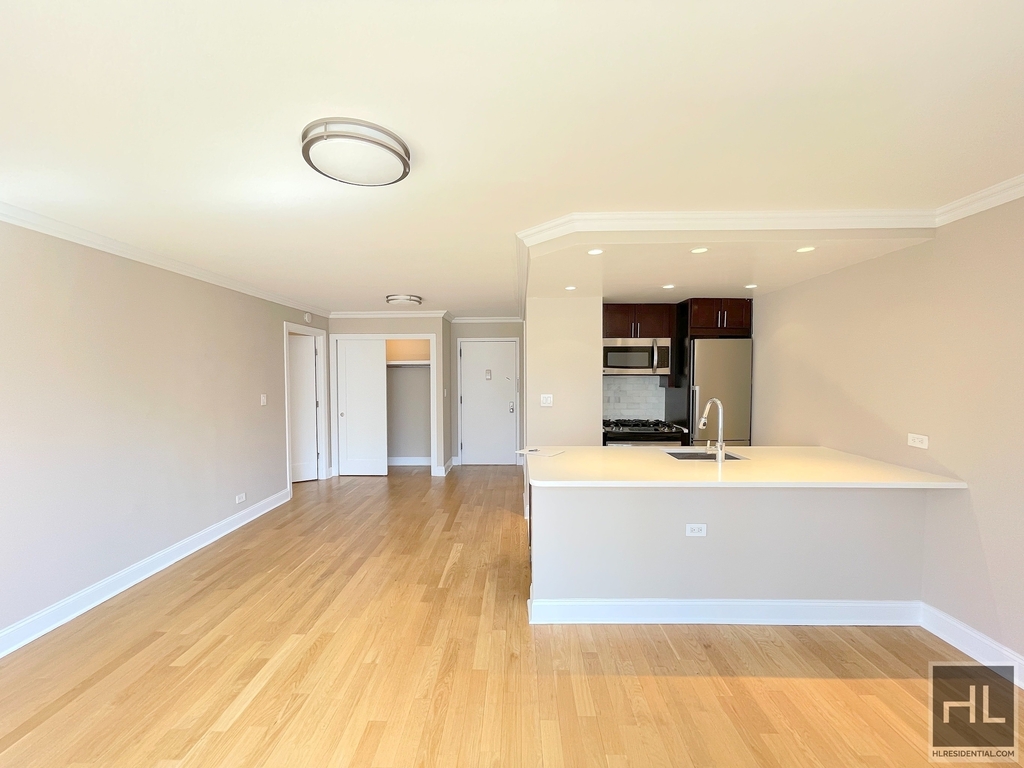 310 Greenwich Street - Photo 0