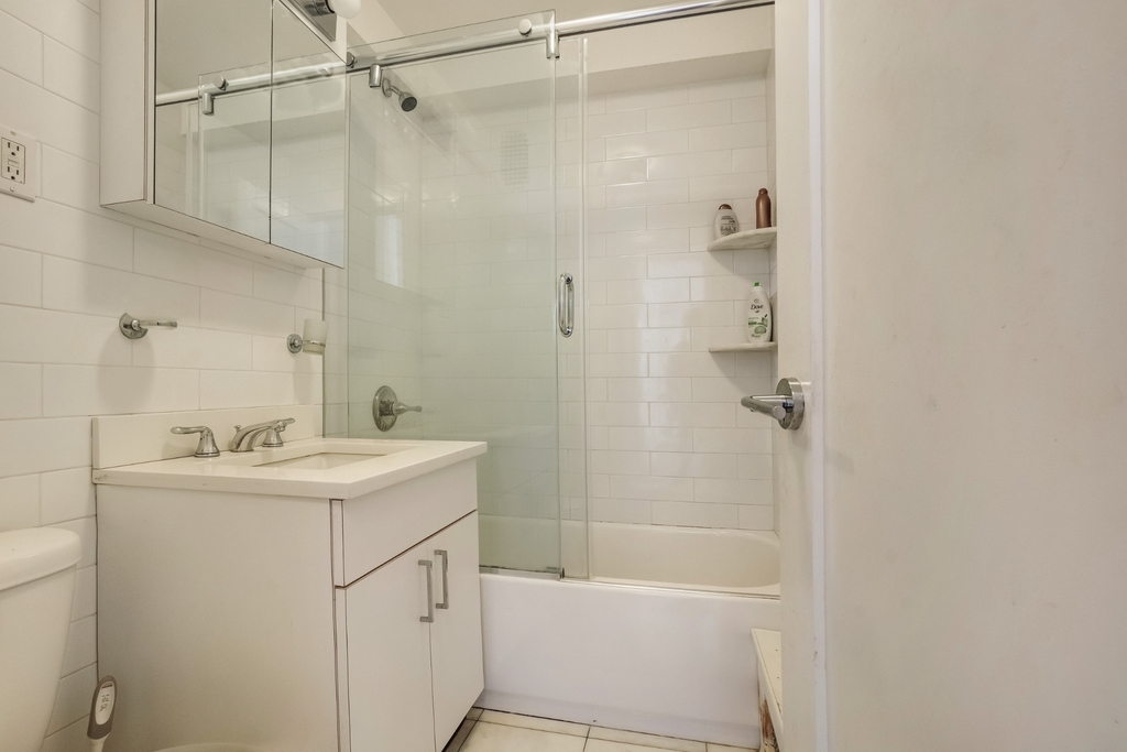 240 East 82nd Street - Photo 5