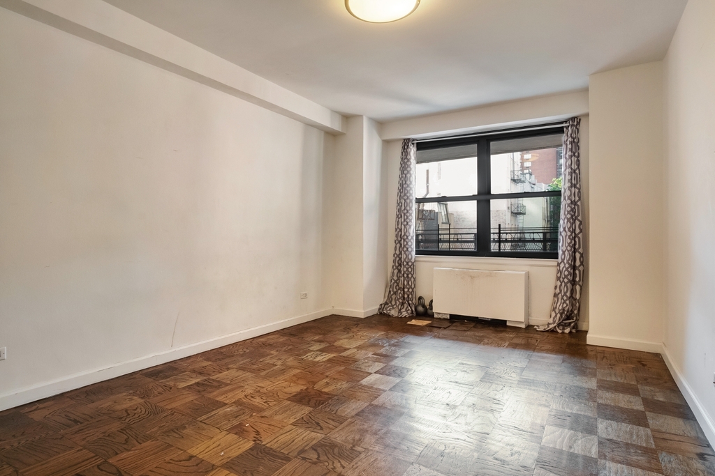 240 East 82nd Street - Photo 7