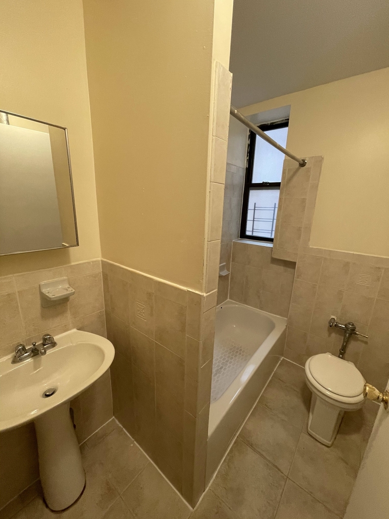 1798 Bedford Avenue - Photo 4