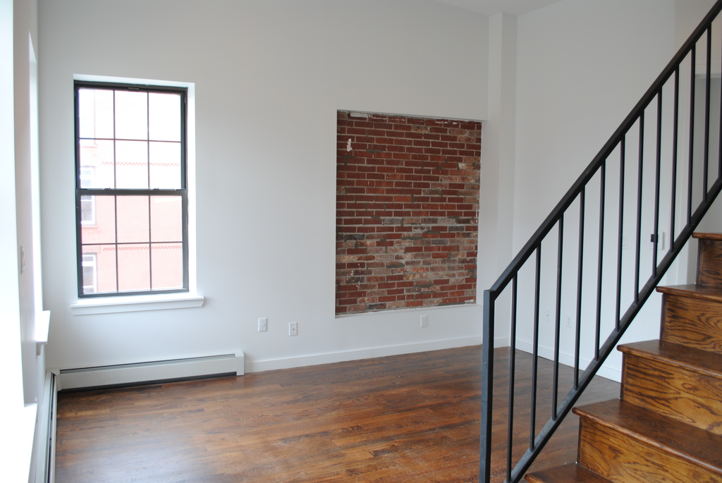 387 Quincy Street - Photo 2