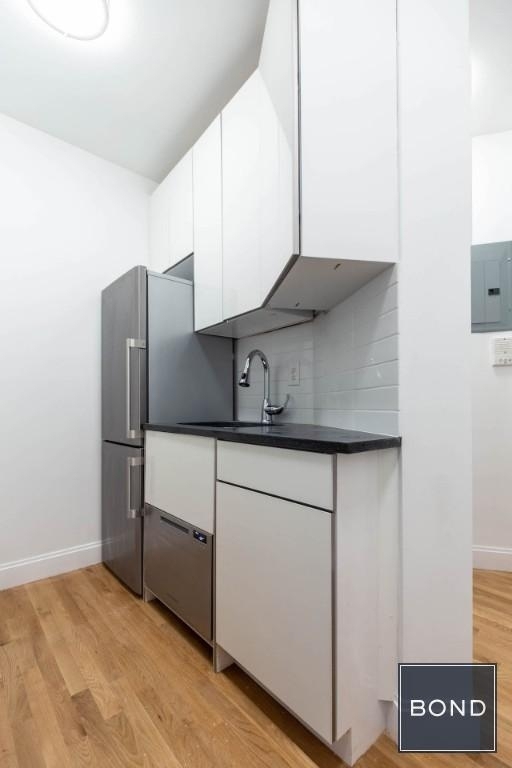 590 Amsterdam Avenue - Photo 8