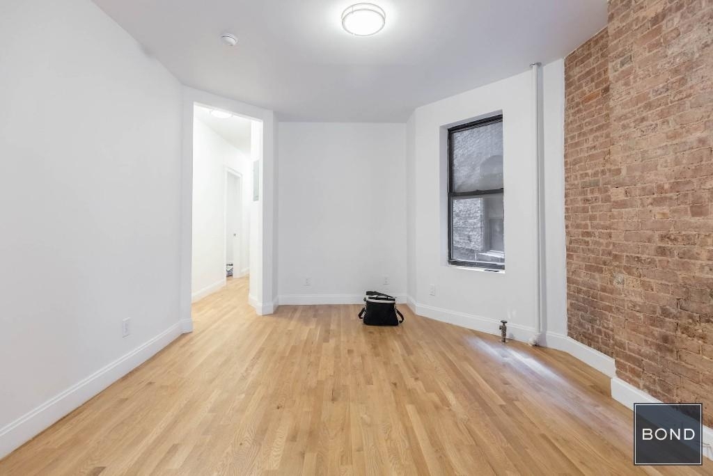 590 Amsterdam Avenue - Photo 2