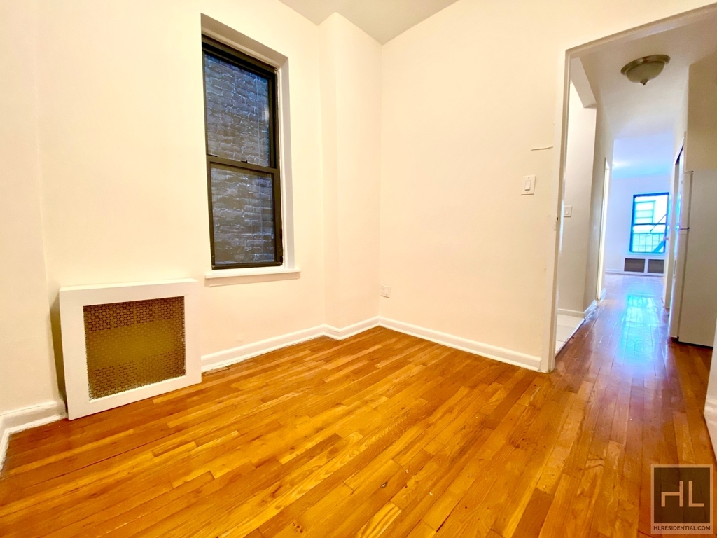 East 81 Street - Photo 6