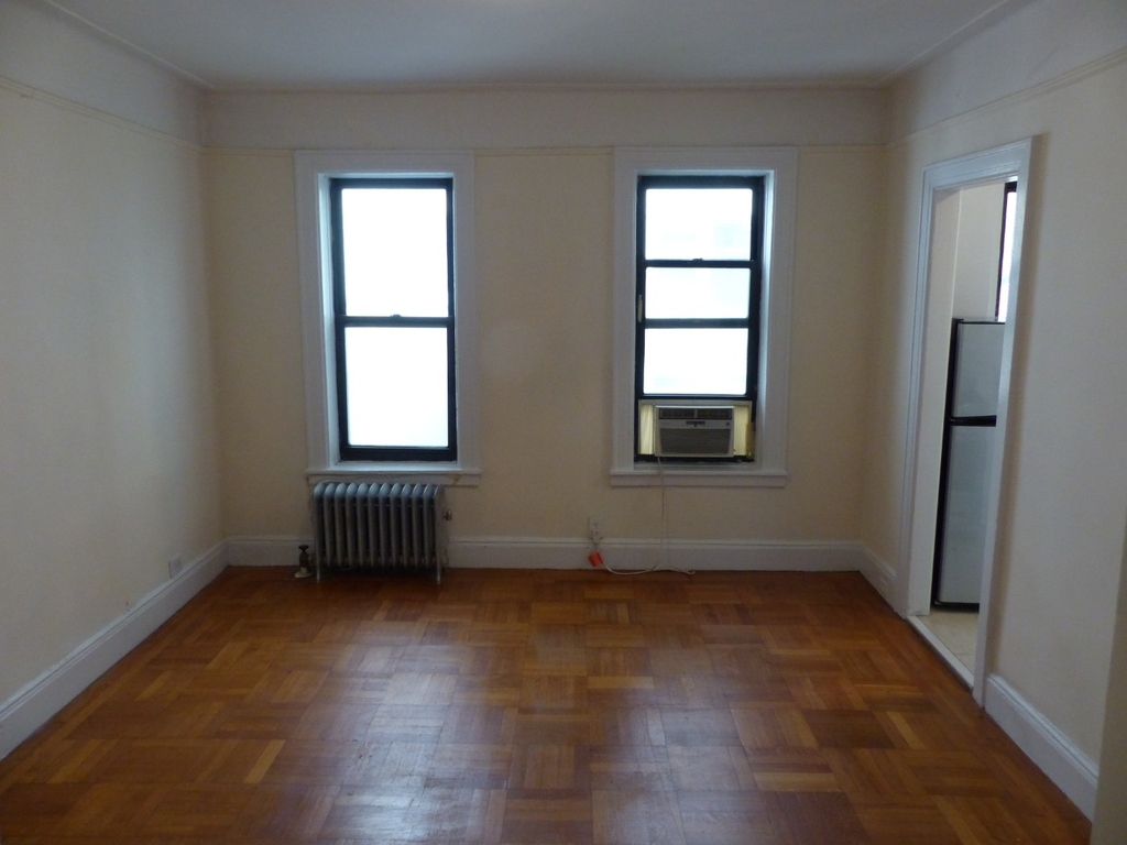 325 W 71st Street - Photo 6