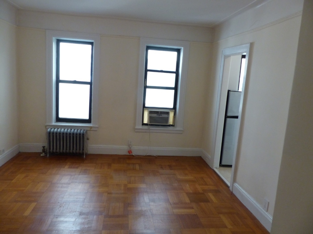 325 W 71st Street - Photo 5