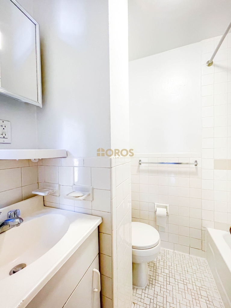 533 East 5th Street - Photo 6