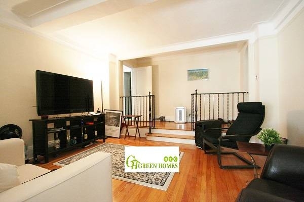 310 East 55th Street - Photo 1