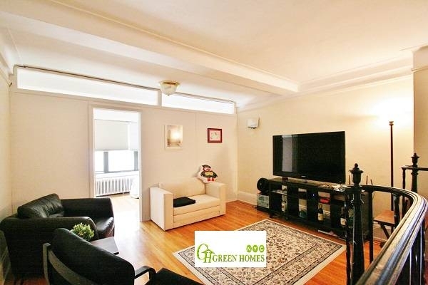 310 East 55th Street - Photo 0