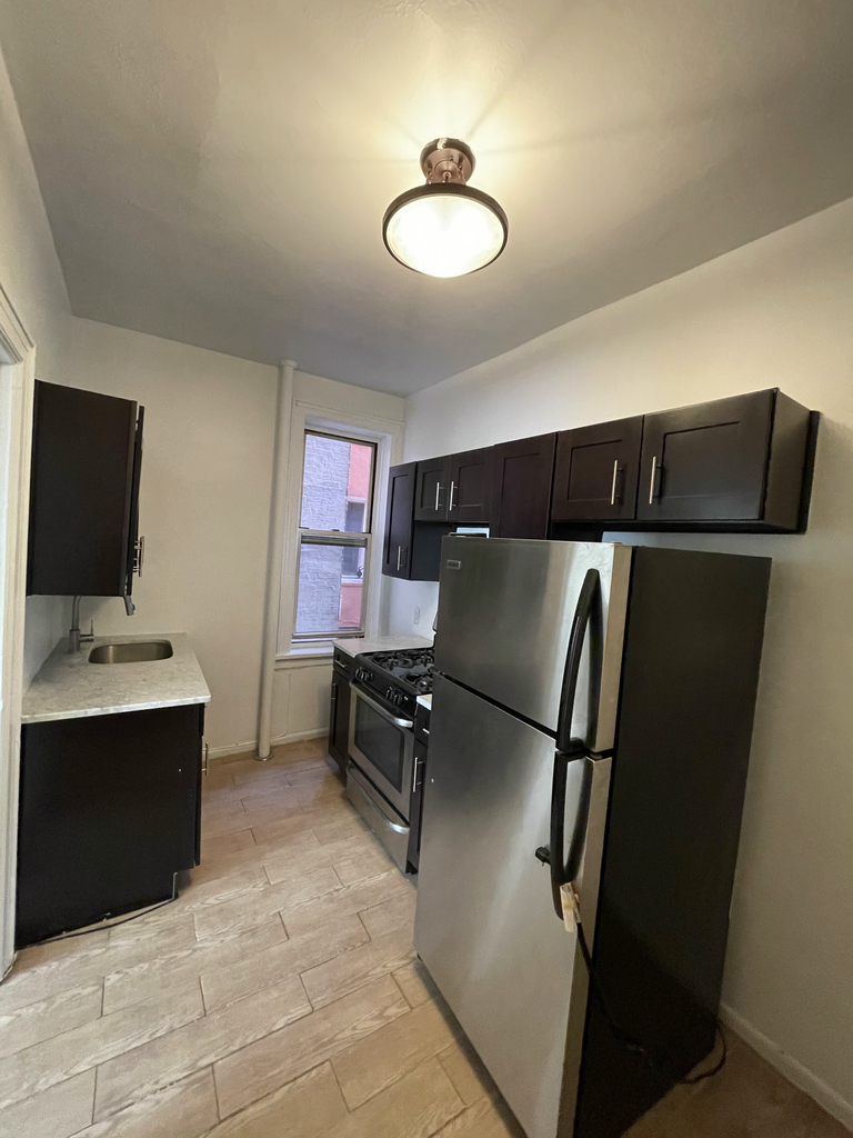 28-24 42nd Street - Photo 4