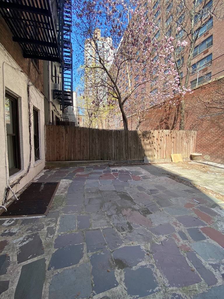 East 78th Street - Photo 1