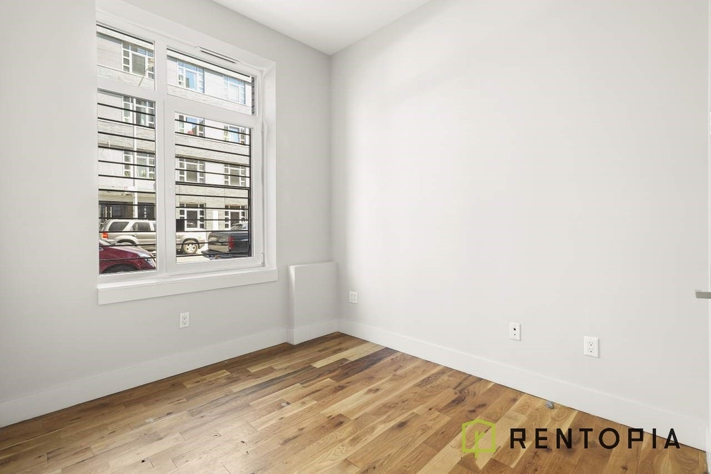 1038 Greene Avenue, Brooklyn, NY 11221 - Photo 3