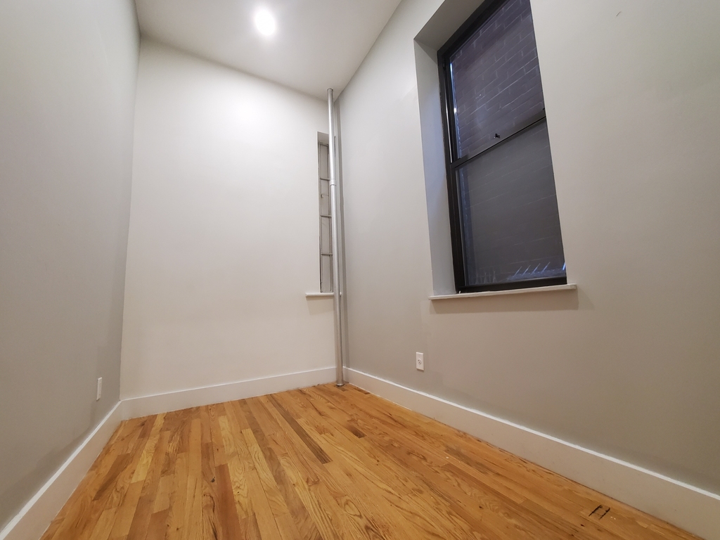 543 East 5th Street - Photo 2