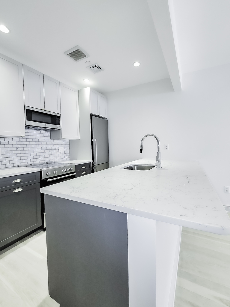 405 East 78th Street - Photo 1