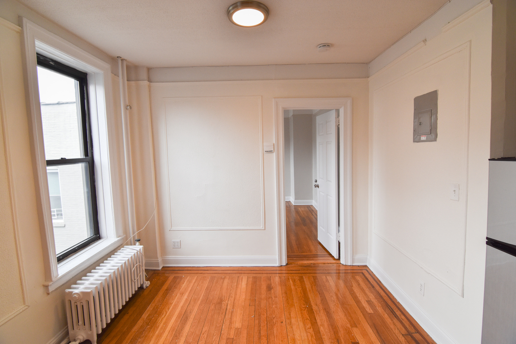 25-21 31st Avenue - Photo 3