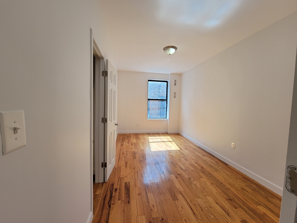 600 West 150th Street - Photo 7