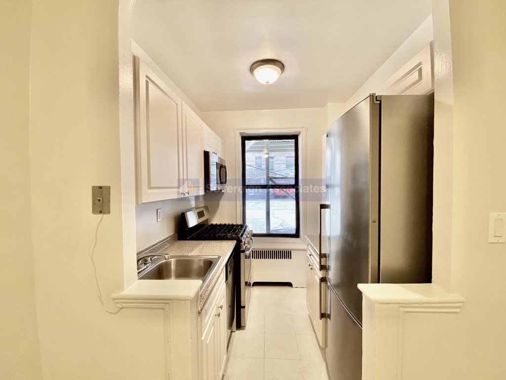 600 West 218th Street - Photo 6