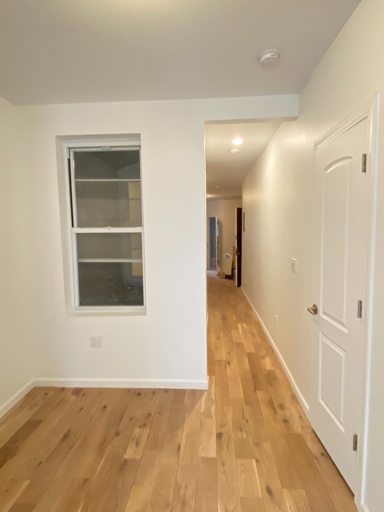 255 West 12th Street - Photo 4