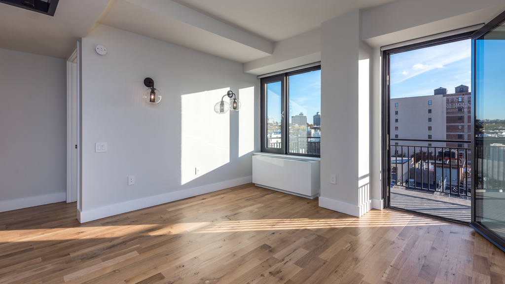 670 Pacific St - Photo 2