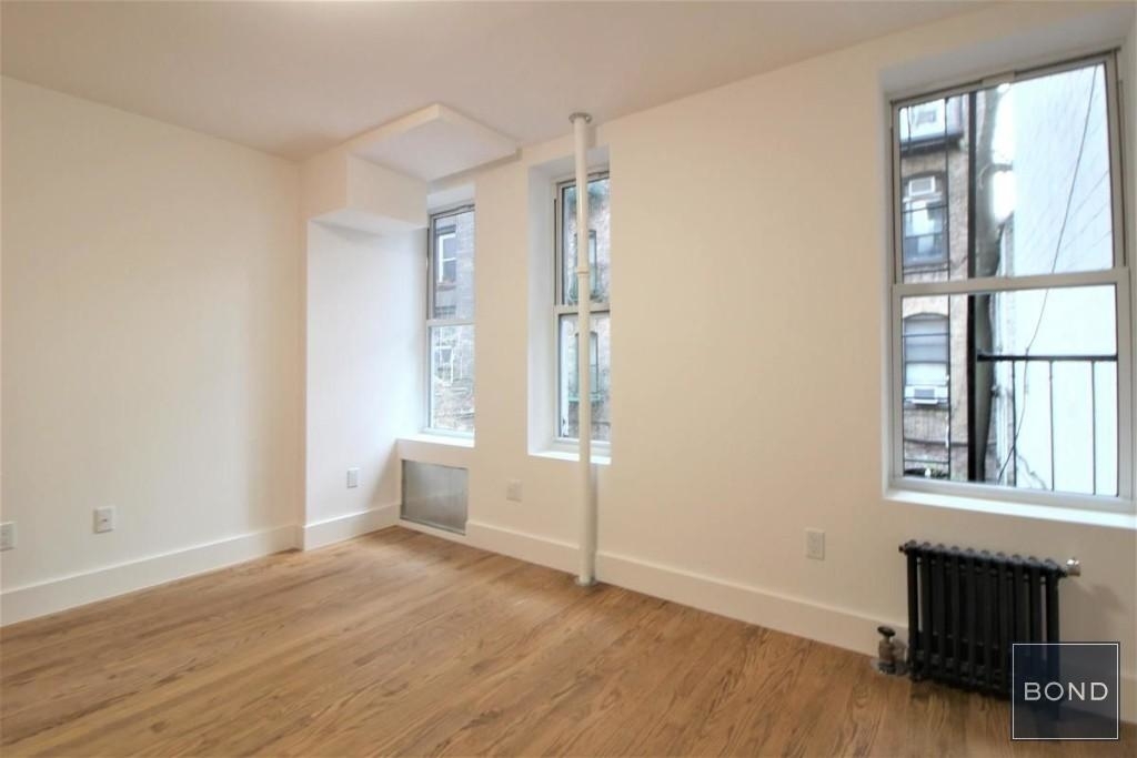 242 West 10th Street - Photo 2