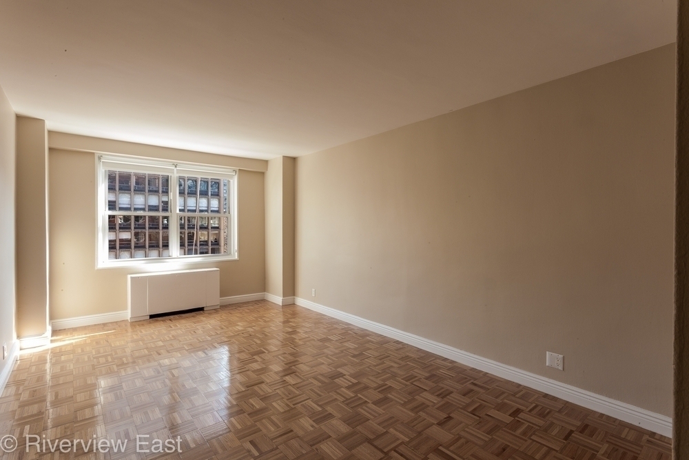 251 East 32 St - Photo 3