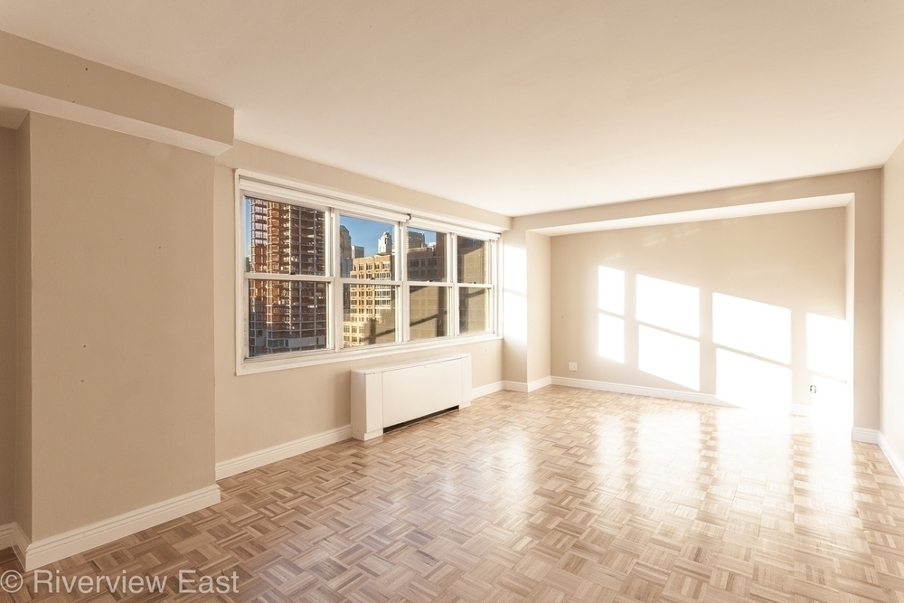 251 East 32nd Street - Photo 1